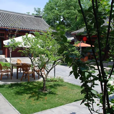 Courtyard 7-3