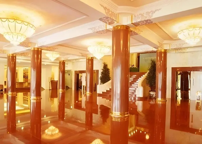 Hotel with Tennis: Beijing Friendship Hotel Jing Bin Building